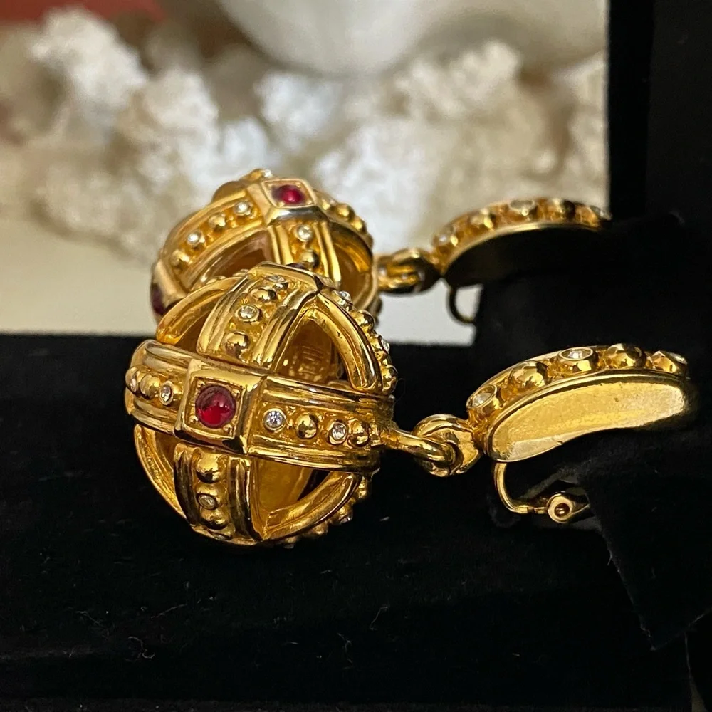 Vintage Swarovski Swan Dangle Maltese Cross Crystal Gold Tone Clip On Earrings - Picture 8 of 16